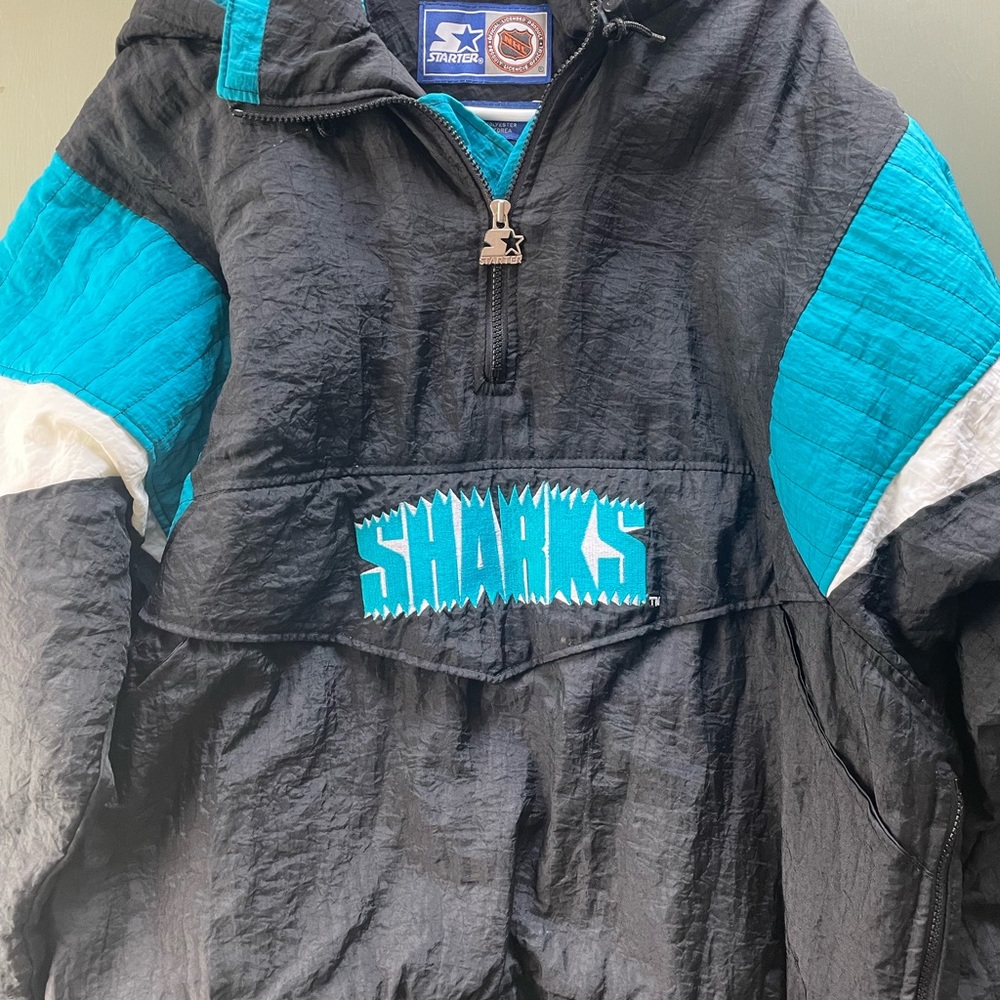 Throwback San Jose Sharks Starter jacket. Clean and cozy jacket from the 90s.